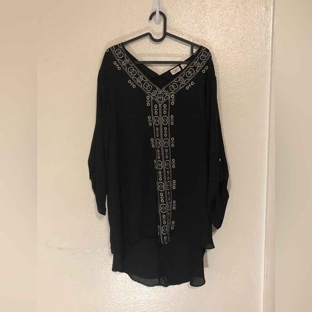 Cato Woman black and silver flowing top, size 22/24, polyester GREAT CONDITION